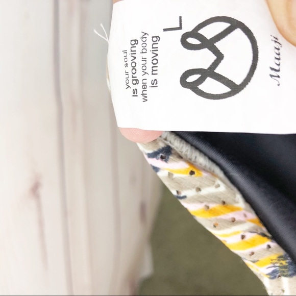 P84 Maaji Draw String Pants With foliage print - Picture 5 of 6